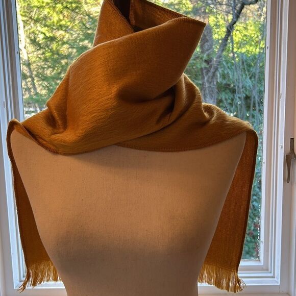 Beautiful alpaca scarf from Ecuador so soft and warm! - Picture 5 of 8